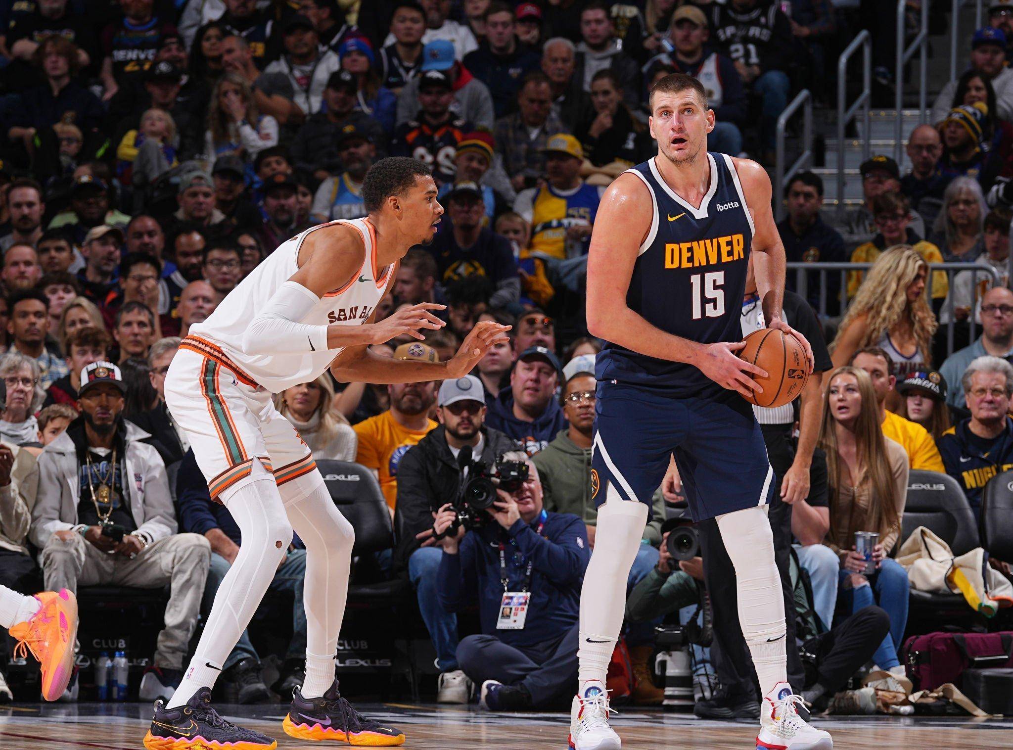 在这场焦点 在这场焦点